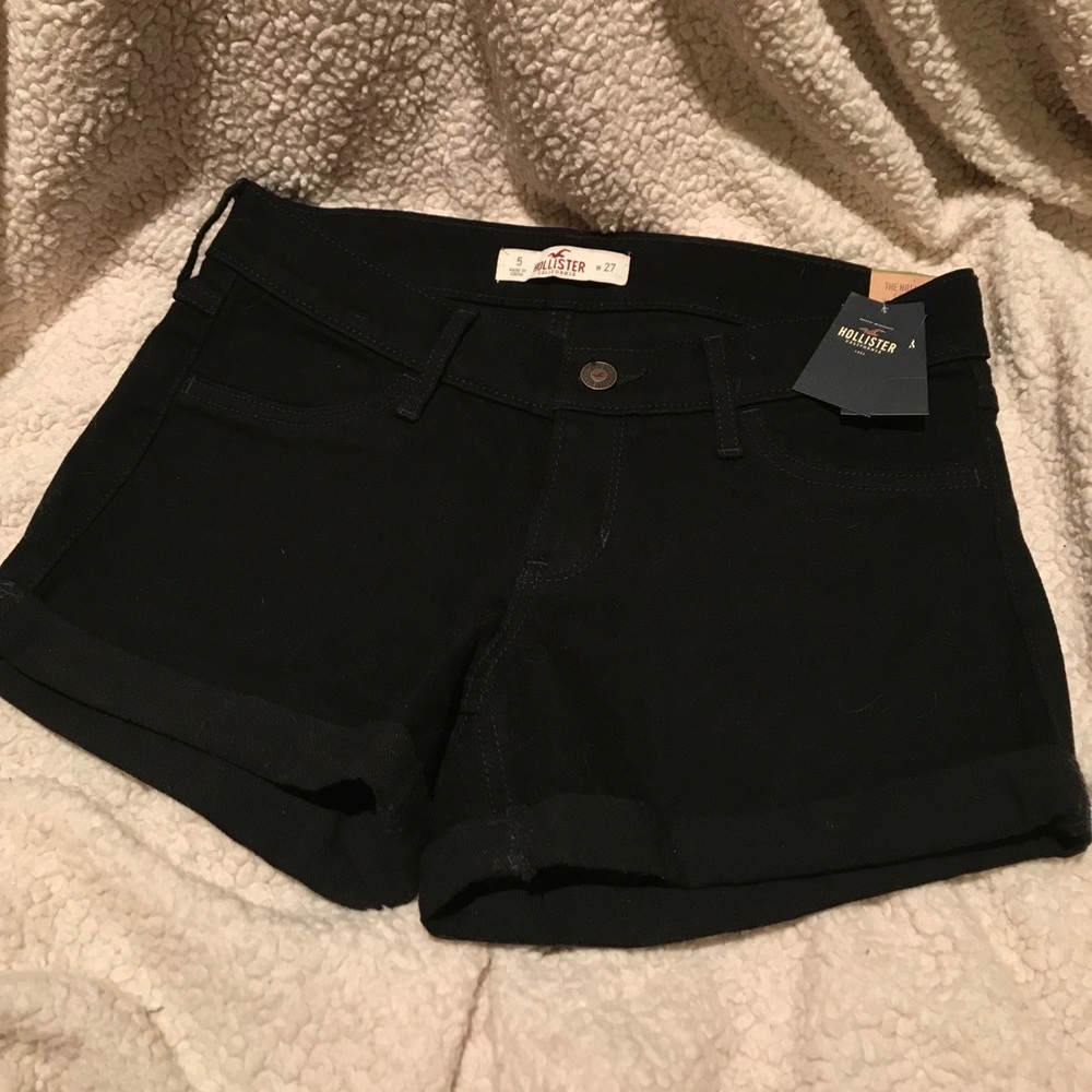 Black Low-Rise Hollister Shorts
